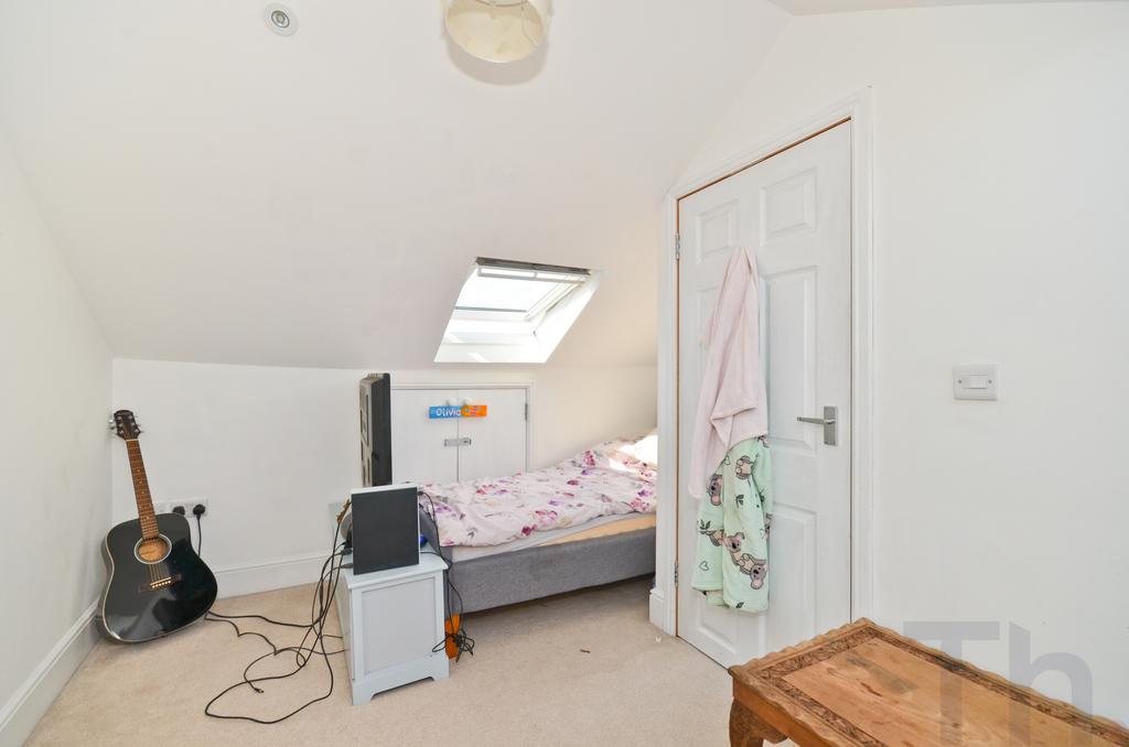 Bedroom 3 (2).JPG