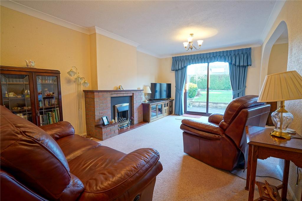 Yates Close, Wickersley, Rotherham... 3 bed bungalow for sale £335,000