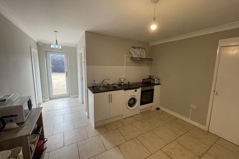 1 bedroom in a house share to rent, Bourne End, Bedford MK43