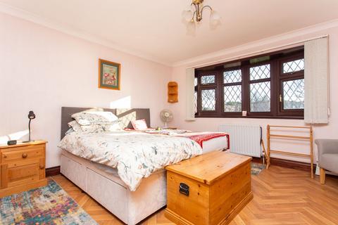 2 bedroom detached bungalow for sale - School Lane, Stourmouth, CT3