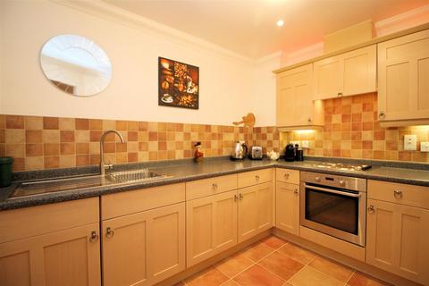 2 bedroom apartment to rent, Heathside Crescent, Woking, Surrey, GU22