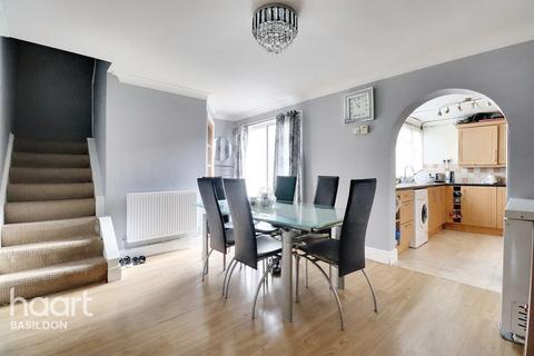 3 bedroom terraced house for sale, Dover Way, Basildon