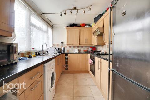 3 bedroom terraced house for sale, Dover Way, Basildon
