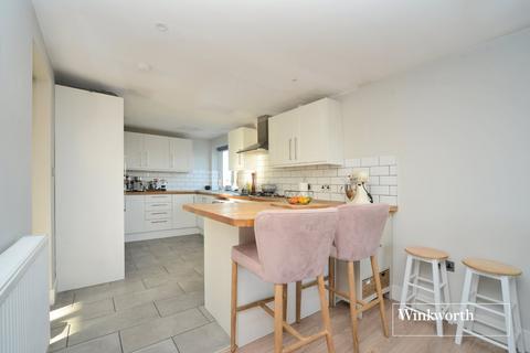 454 Gander Green Lane, Cheam, Sutton, SM3 9RG