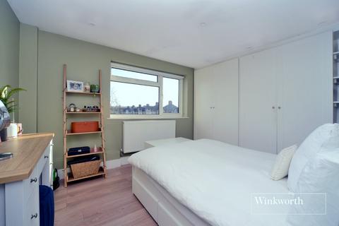 454 Gander Green Lane, Cheam, Sutton, SM3 9RG