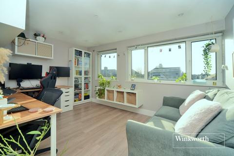 454 Gander Green Lane, Cheam, Sutton, SM3 9RG