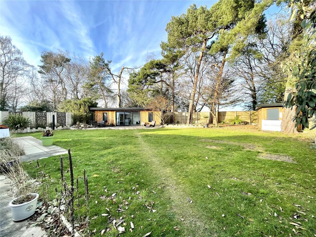 East Avenue, Bournemouth, BH3 4 bed detached house for sale £985,000