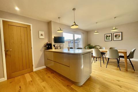 61 Burrator Drive, Exeter, EX4 2EW