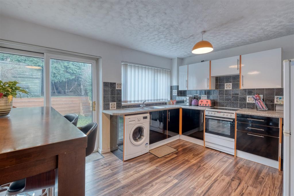 Vista Green, Kings Norton, Birmingham, B38 9PD 3 bed end of terrace
