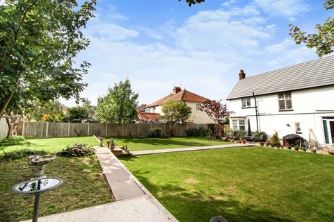 3 bedroom detached house for sale, Marine Road, Pensarn, Conwy, LL22 7PS