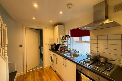 51b Plashet Road, London, E13 0QA