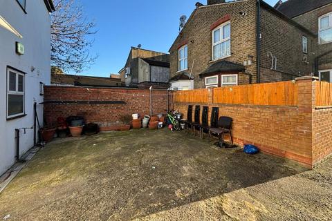 51b Plashet Road, London, E13 0QA