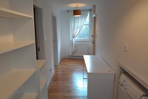 2 bedroom flat to rent, Brockley Cross, London SE4