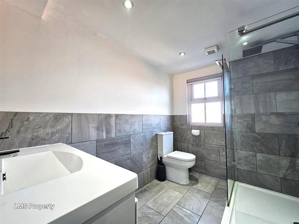 Master En-suite