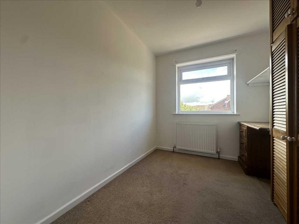 Bedroom (rear)
