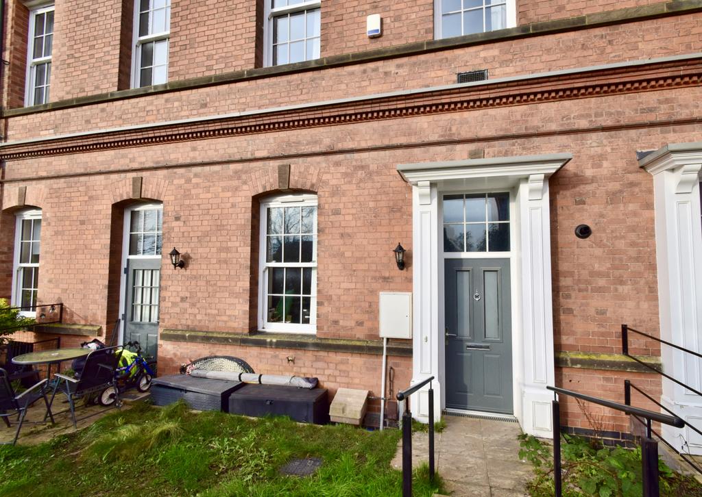 Elmdon Drive, Humberstone, Leicester, LE5 3 bed terraced house for sale £290,000