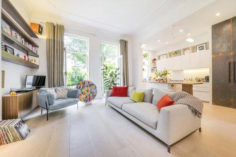 Randolph Crescent, London