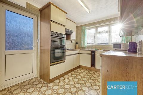 4 bedroom detached house for sale, Boscombe Avenue, Grays, RM17