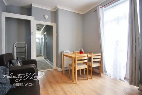 2 bedroom flat to rent, Aylesbury Road, SE17