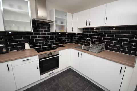 2 bedroom flat to rent, Parkhouse Court, Hatfield AL10