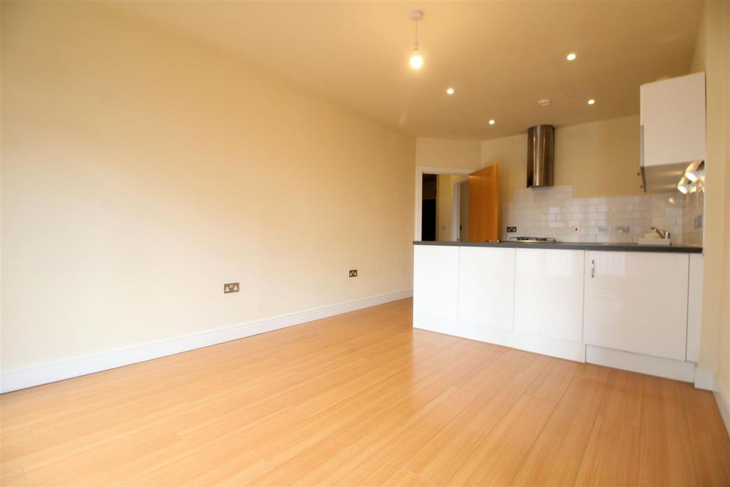 Lounge/Kitchen