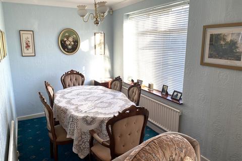 29 Carlton Way, Royton, Oldham, OL2 5AZ