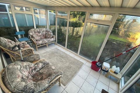 29 Carlton Way, Royton, Oldham, OL2 5AZ