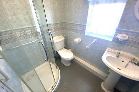 29 Carlton Way, Royton, Oldham, OL2 5AZ