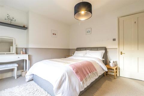 2 bedroom semi-detached house for sale - Siddington, Gloucestershire GL7