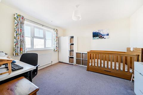 2 bedroom apartment to rent, St. Leonards Road,  Windsor,  SL4