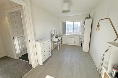 19 Boer Drive, Cheswick Green, Solihull, B90 4NB