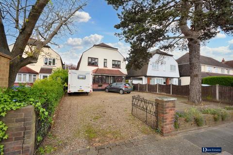3 bedroom detached house for sale, Ardleigh Green Road, Borders of Emerson Park, Hornchurch, RM11
