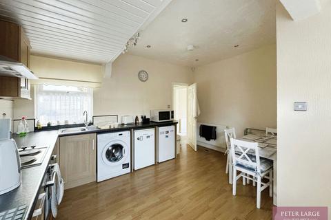 2 bedroom detached bungalow for sale, 46 Eastville Avenue, Rhyl, Denbighshire, LL18 3TN