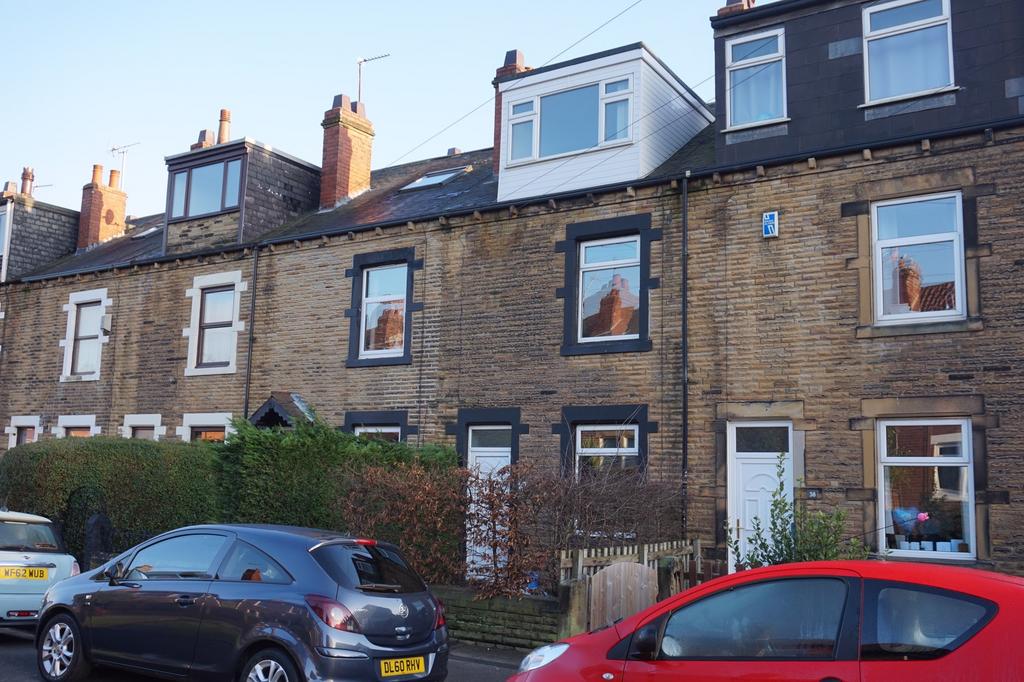 Eshald Place, Woodlesford, Leeds 4 bed terraced house £950 pcm (£219 pw)