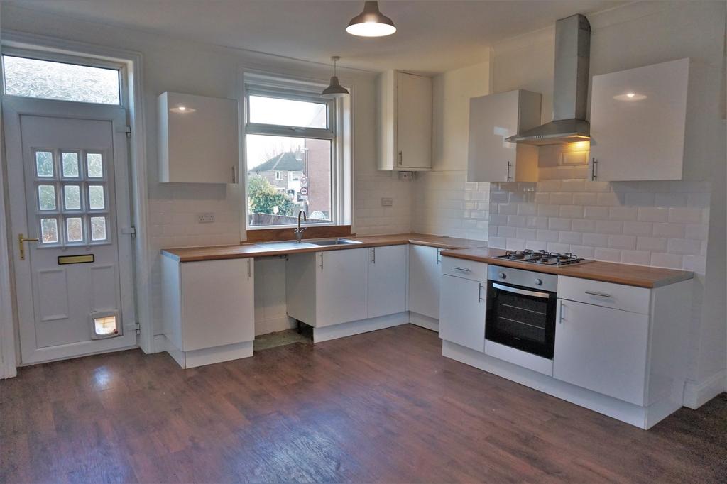 Eshald Place, Woodlesford, Leeds 4 bed terraced house £950 pcm (£219 pw)