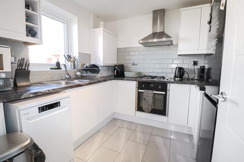 25 Heathdene Drive, Belvedere, DA17 6HY
