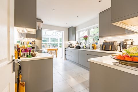 4 bedroom detached house for sale, Magdalen Place, Carterton, Oxfordshire, OX18