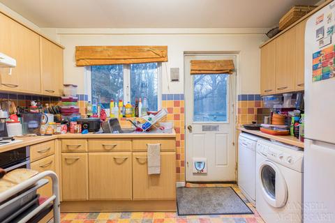 8 Troon Close, Ifield, Crawley, RH11 0UW