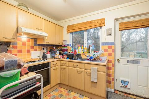 8 Troon Close, Ifield, Crawley, RH11 0UW