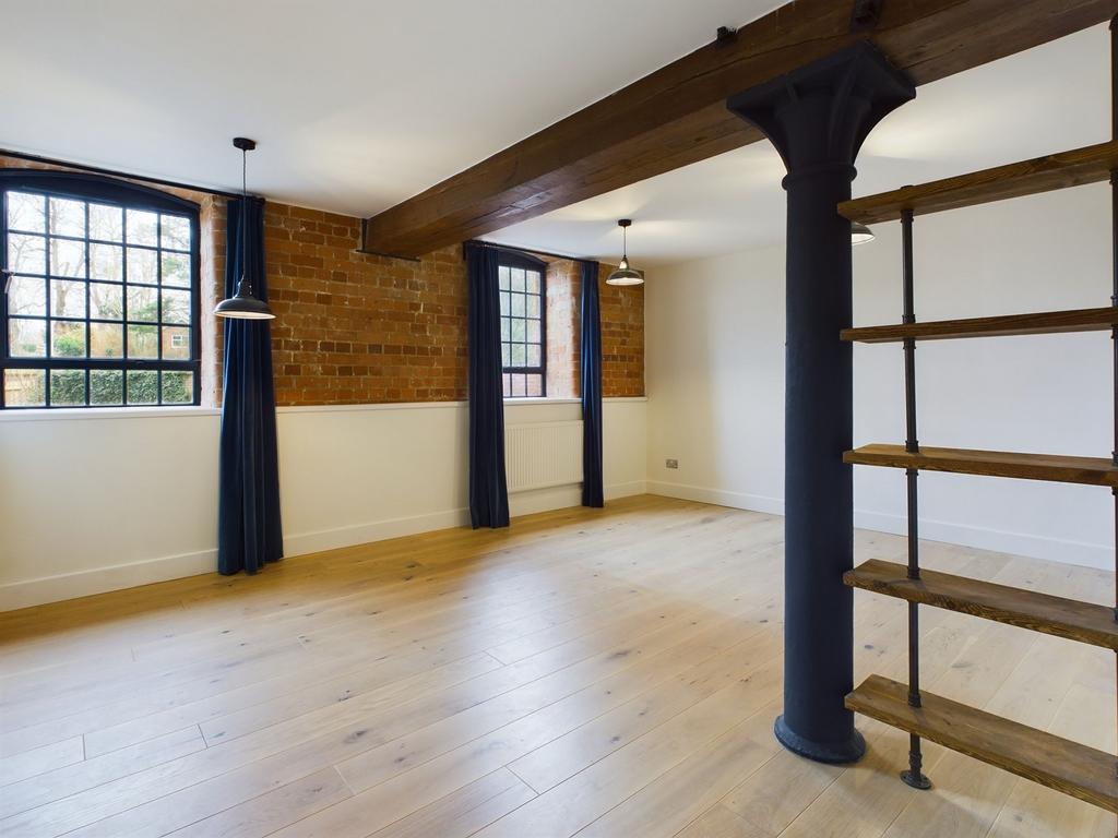 Sitting/Dining Room