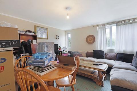 3 bedroom flat for sale, Chingford Avenue, Chingford , London, London, E4 6RL