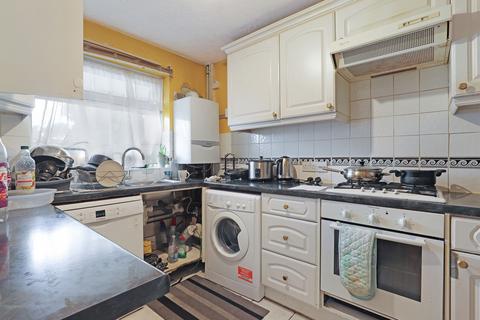 3 bedroom flat for sale, Chingford Avenue, Chingford , London, London, E4 6RL