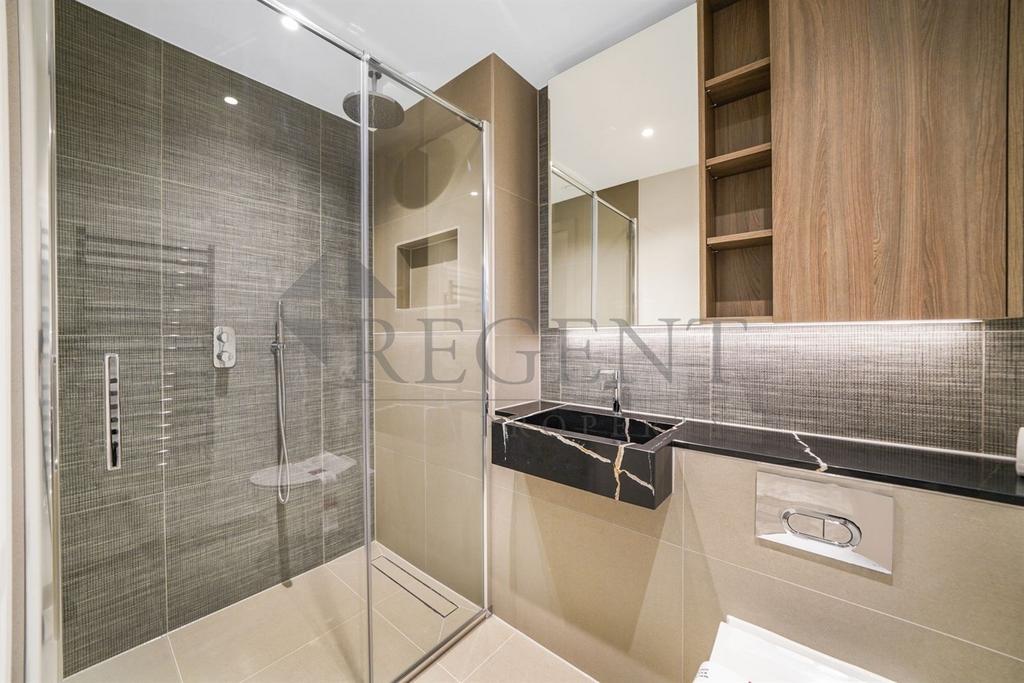 Main ensuite