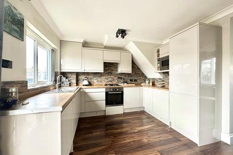 10 Gasson Road, Swanscombe, DA10 0HX