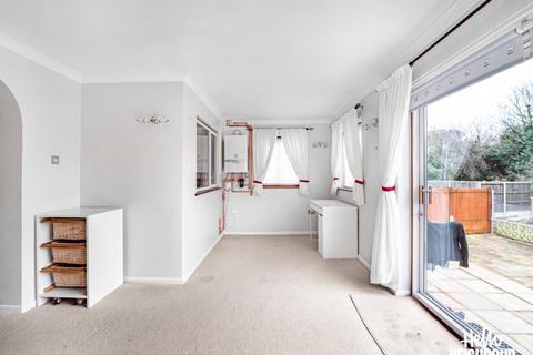 3 bedroom semi-detached house to rent, Totnes Road, Welling, DA16