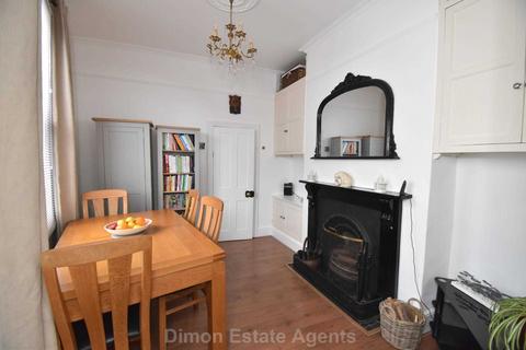 4 bedroom end of terrace house for sale, Paget Road, Gosport