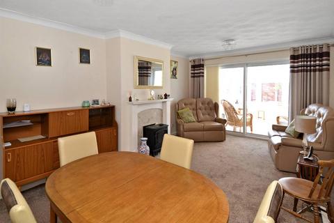 2 bedroom detached bungalow for sale - Clare Drive, Herne Bay