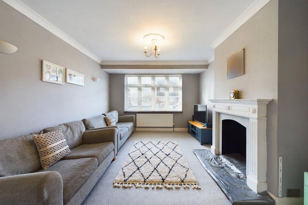 Queens Walk, Ruislip, HA4 4 bed semidetached house for sale £700,000