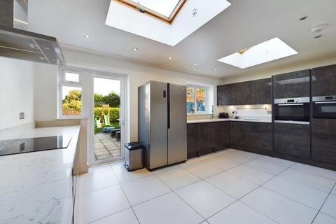 74 Queens Walk, Ruislip, HA4 0LU