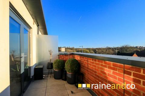 2 bedroom penthouse for sale - Great North Road, Old Hatfield